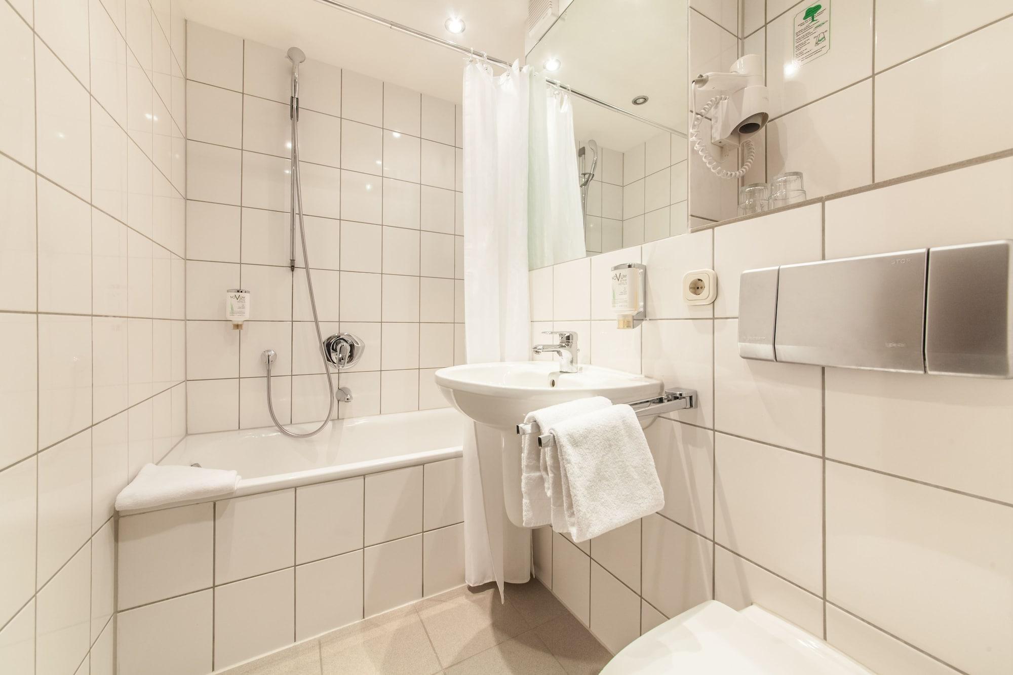 Hotel Maxim Duesseldorf City Dış mekan fotoğraf