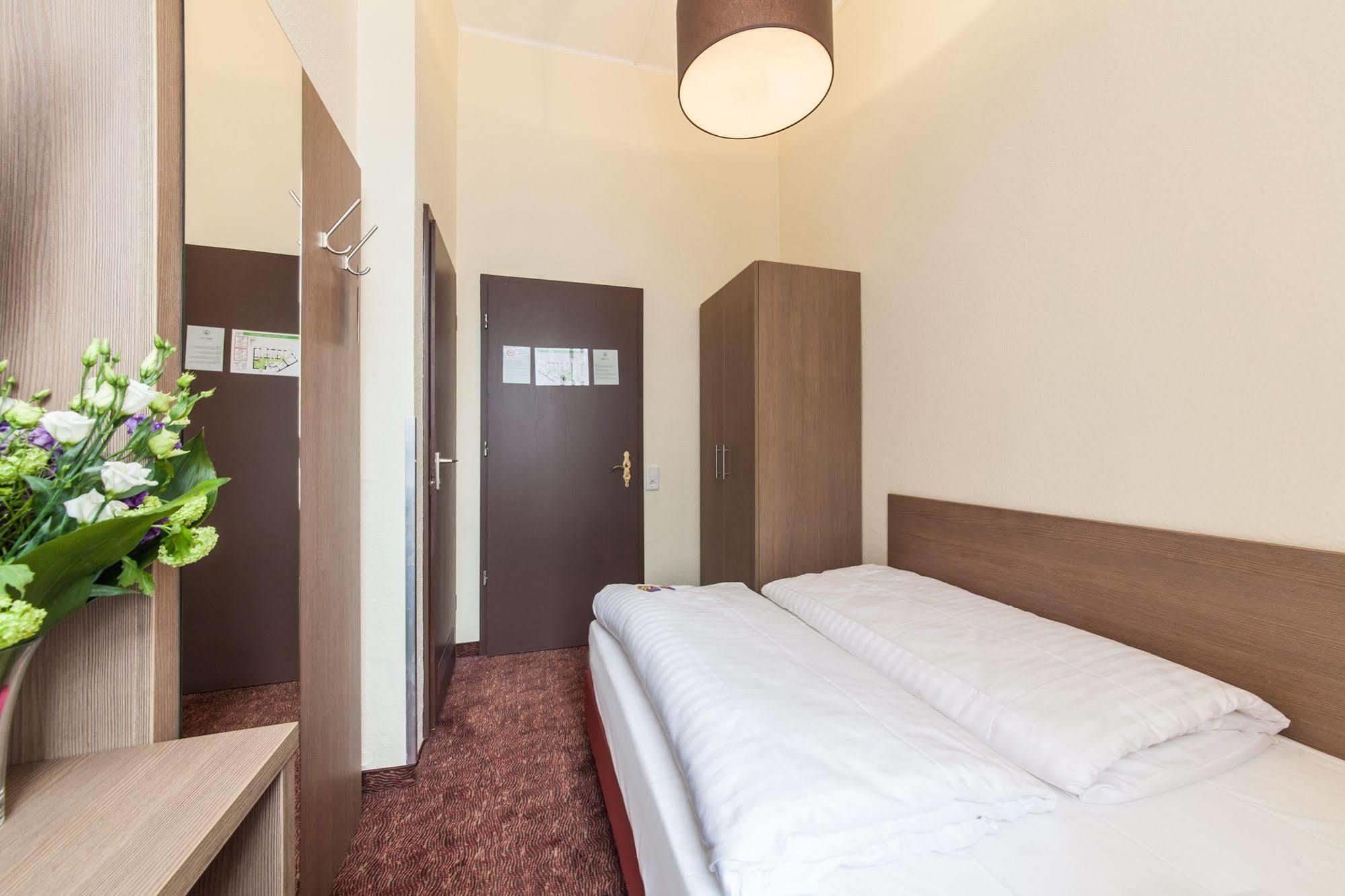 Hotel Maxim Duesseldorf City Dış mekan fotoğraf