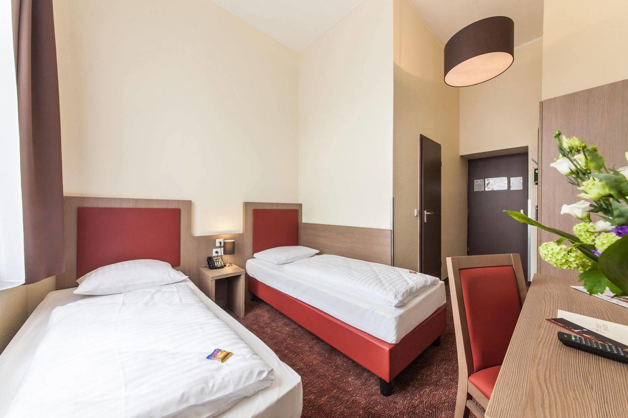 Hotel Maxim Duesseldorf City Dış mekan fotoğraf