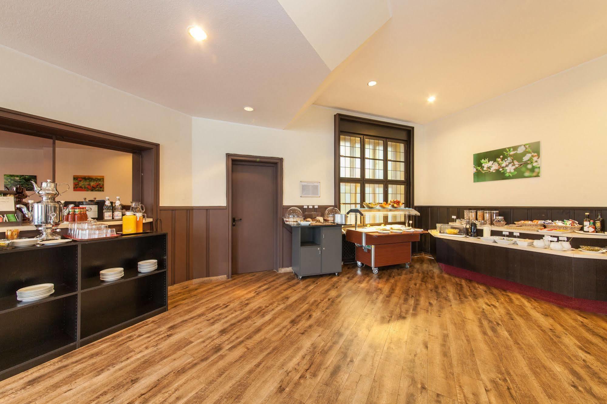 Hotel Maxim Duesseldorf City Dış mekan fotoğraf